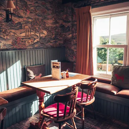 Хостел The White Horse Bunkhouse