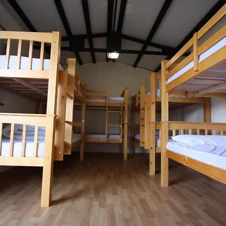 Хостел The White Horse Bunkhouse