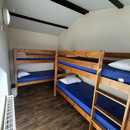 The White Horse Bunkhouse Hostel *