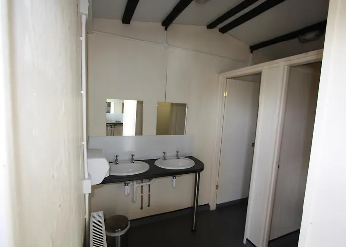 The White Horse Bunkhouse بيت شباب *